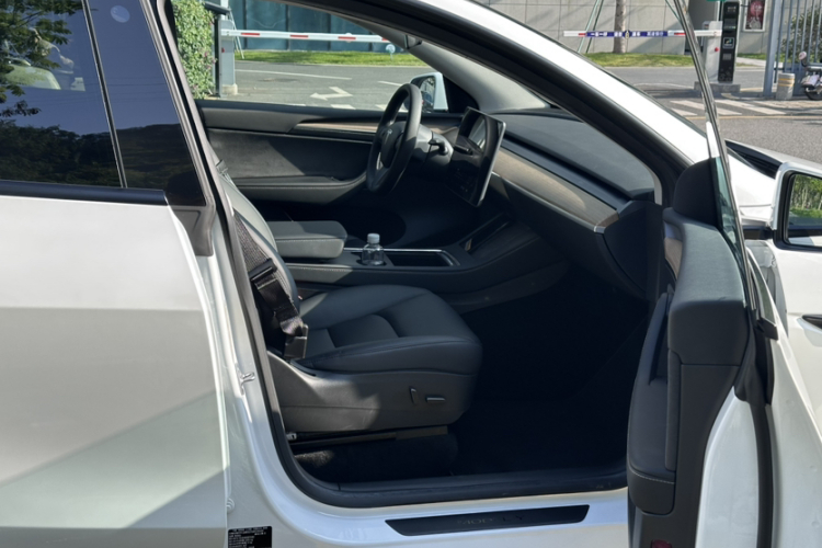 特斯拉 Model Y 2022 汽车图片 #28