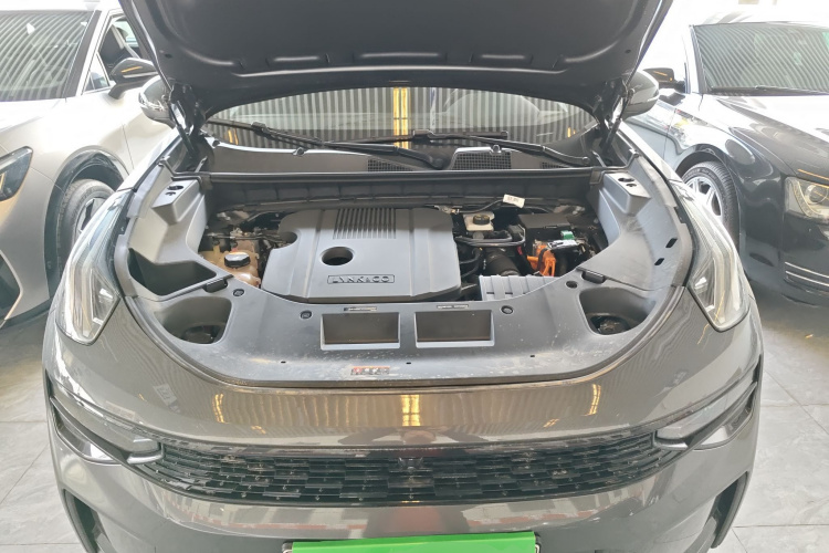 Lynk & Co 01 EM-P 2022 car image #28