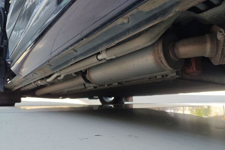 Forthing V9 2024 immagine di auto #28