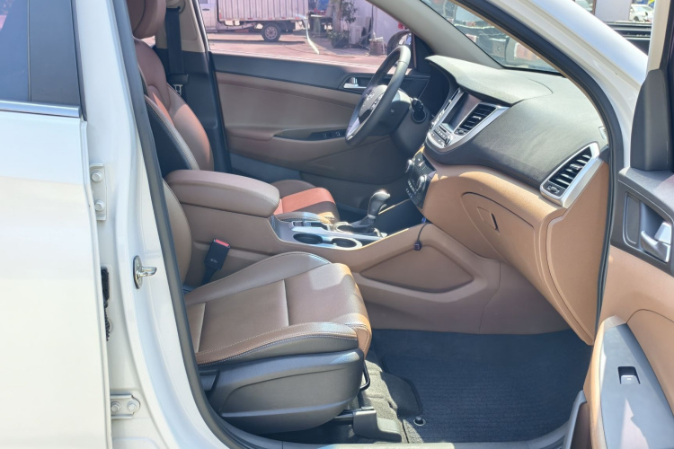 Hyundai Tucson 2017 صورة سيارة #28