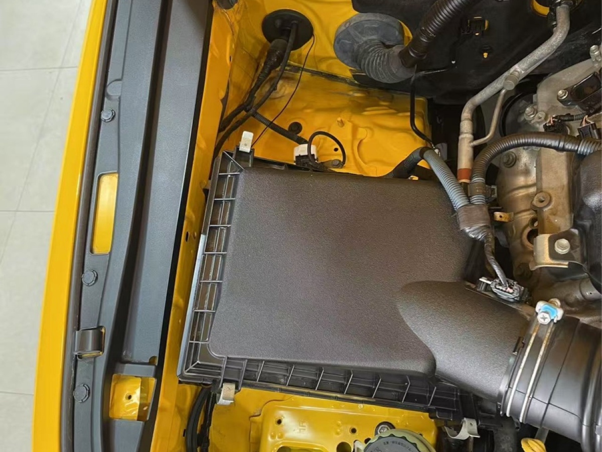 Toyota FJ Cruiser 2018 immagine di auto #28