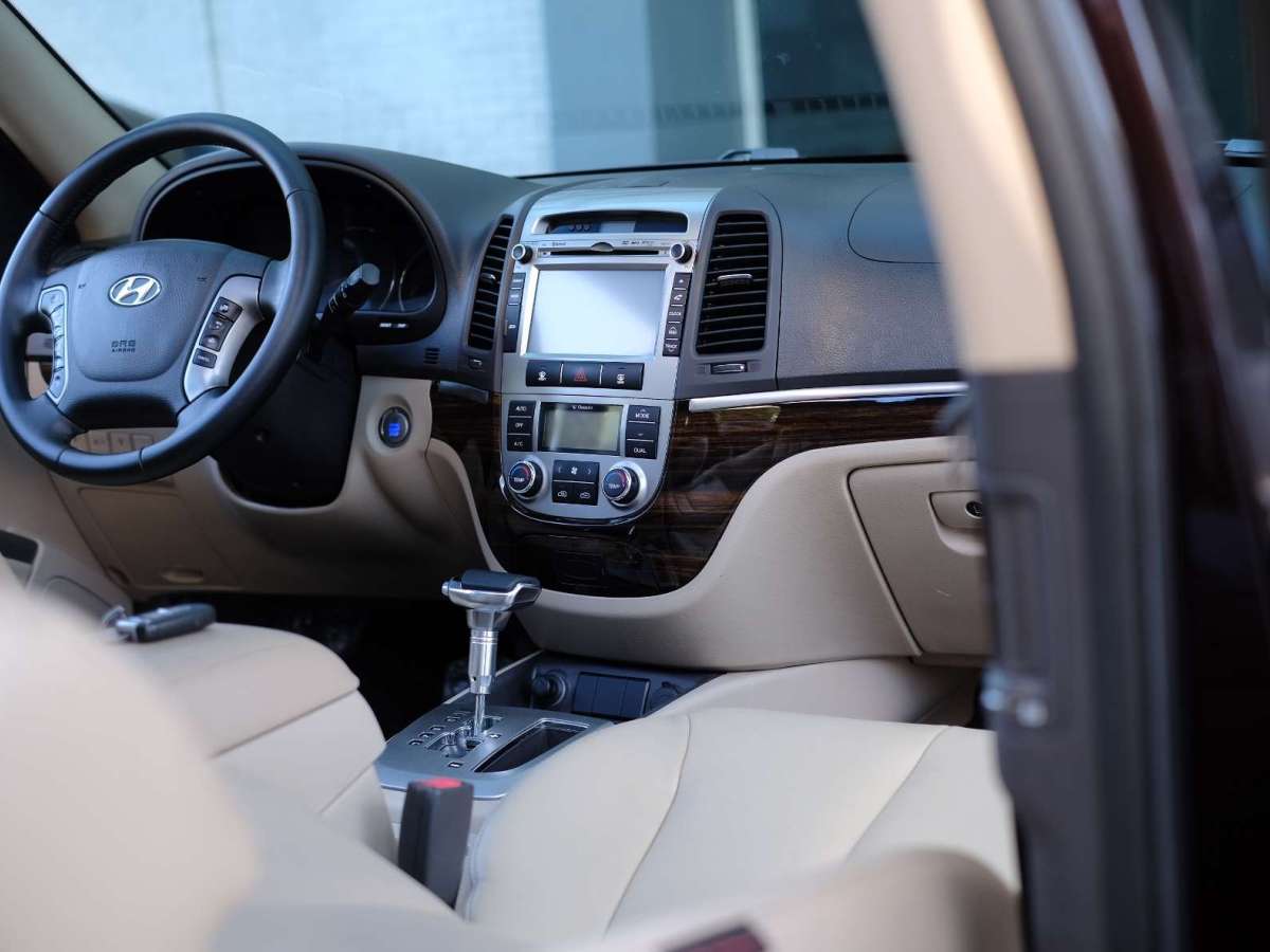 Hyundai Santa Fe Classic 2011 immagine di auto #28