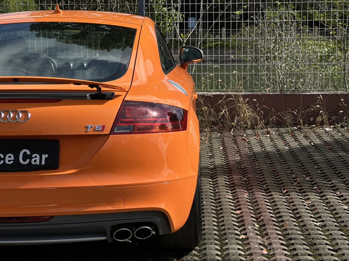 Audi TTS 2011 car image #28