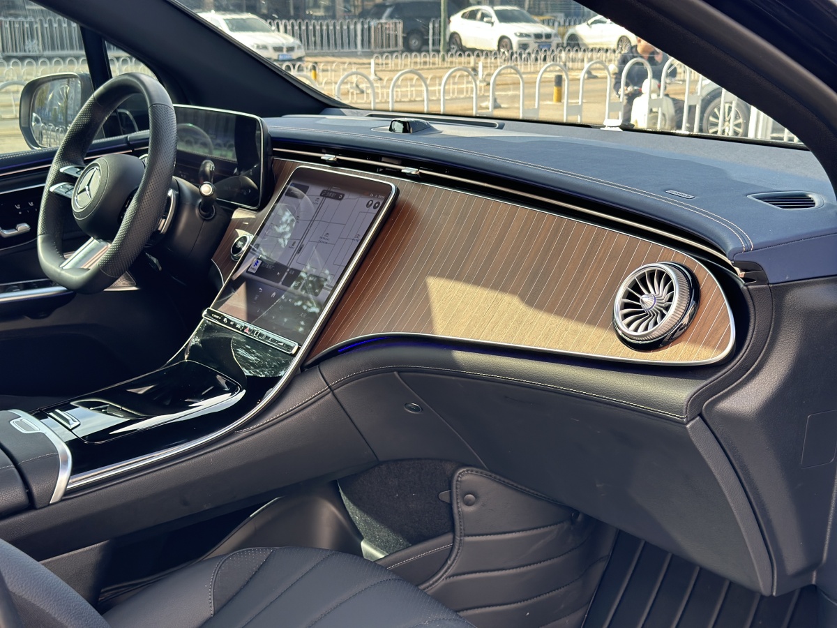 Mercedes-Benz EQE SUV 2023 car image #28