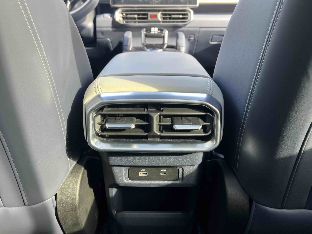 Jetour T2 2024 car image #28