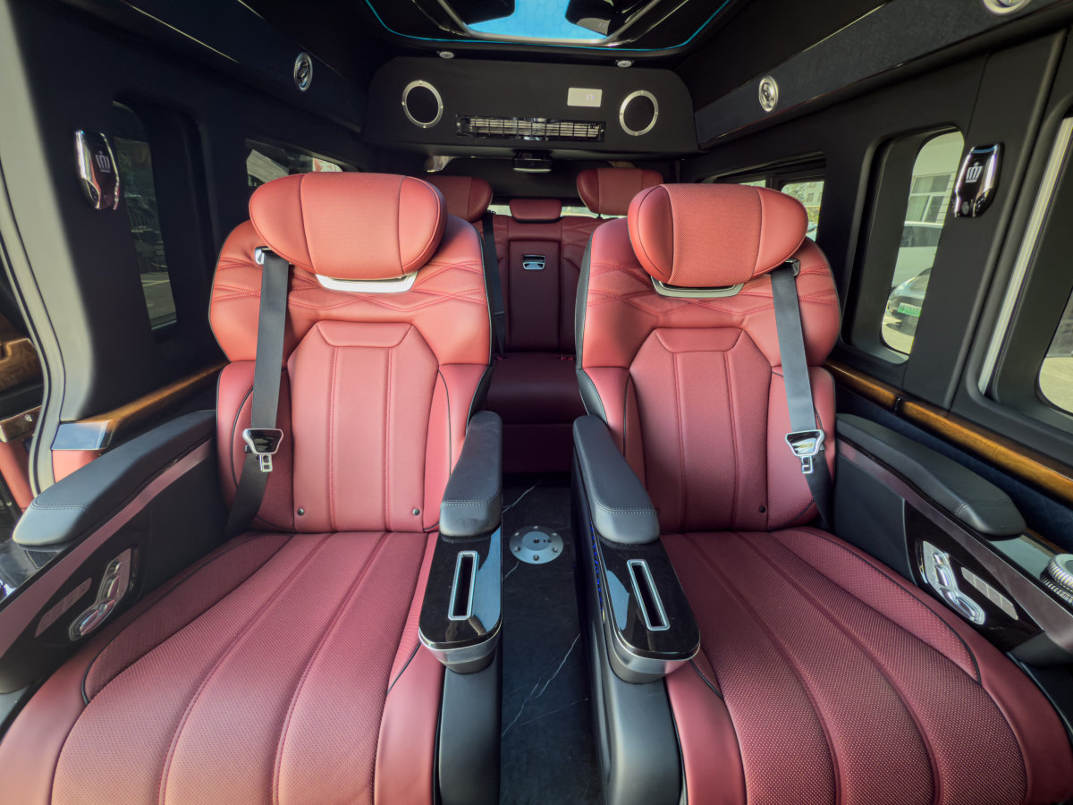 Toyota Hiace 2024 car image #28