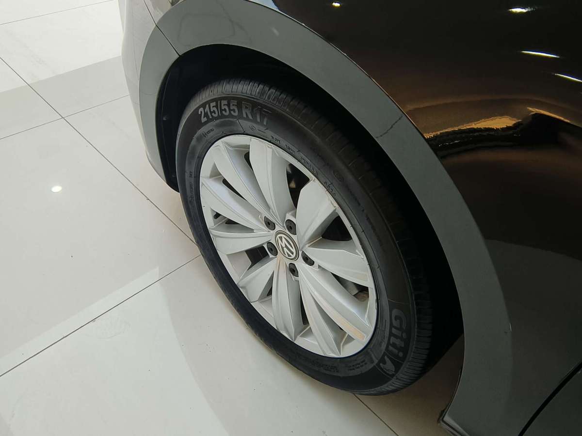 Volkswagen Passat 2020 car image #28