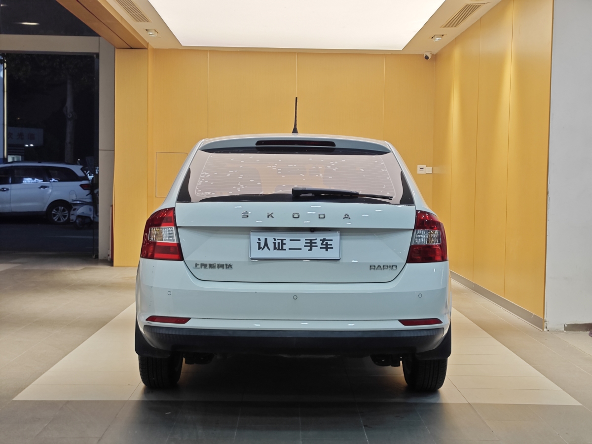 Skoda Rapid Spaceback 2019 car image #28