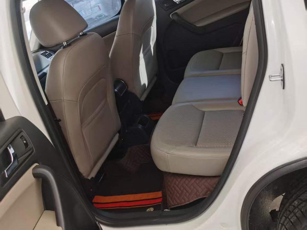 Skoda Yeti 2015 car image #28