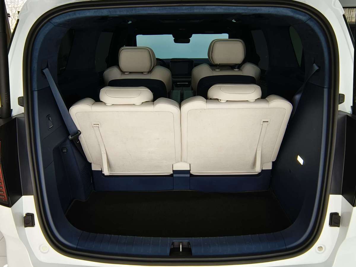 极氪 极氪009 2024 汽车图片 #28