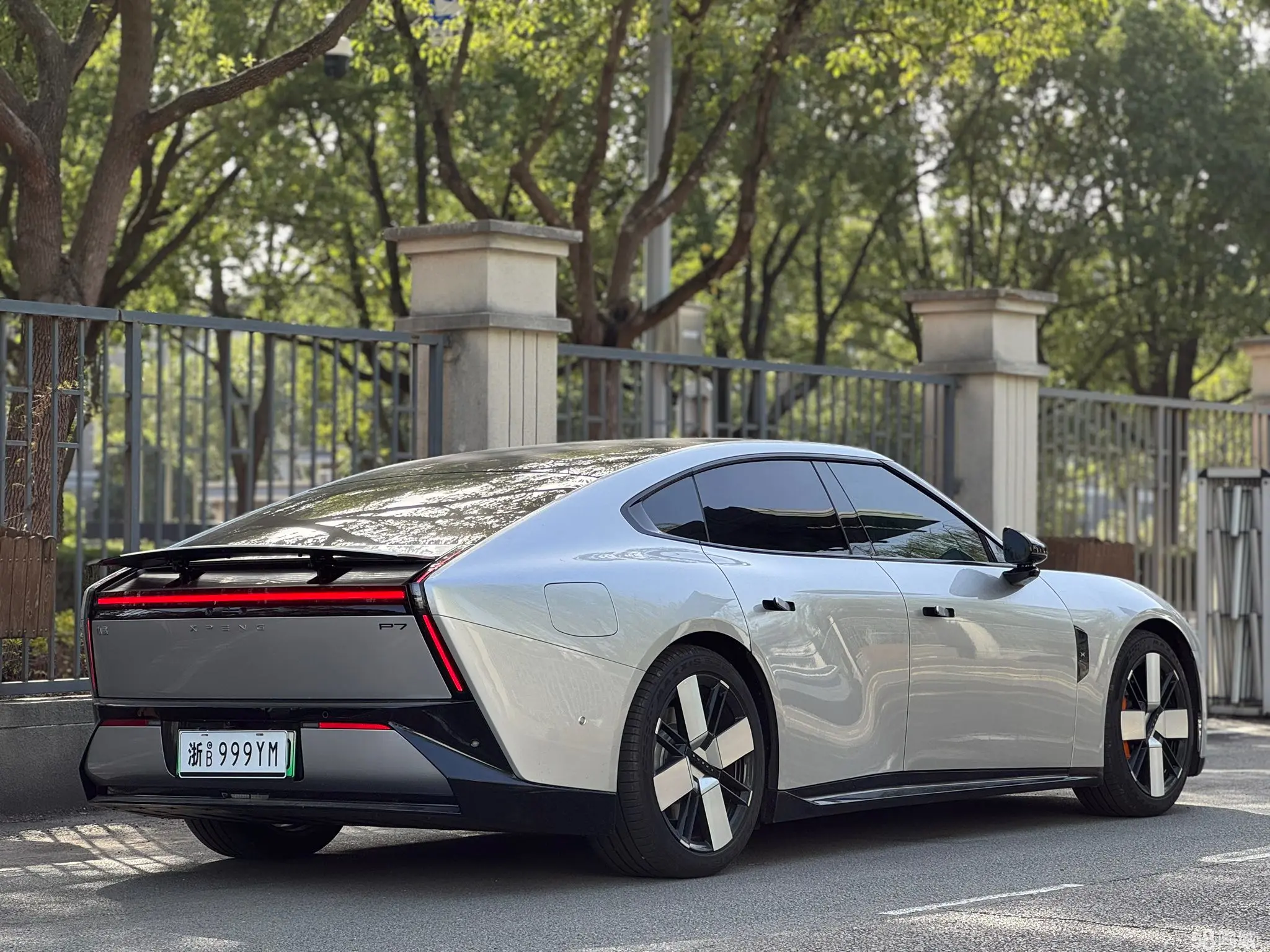 小鹏 小鹏P7 2025 汽车图片 #28