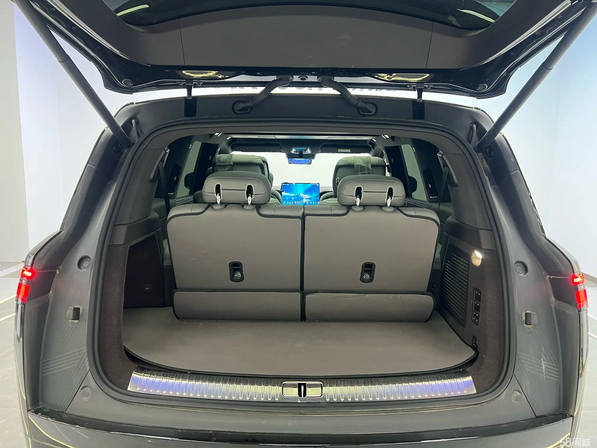 Denza N9 2025 #28 Denza N9 2025 car image #28