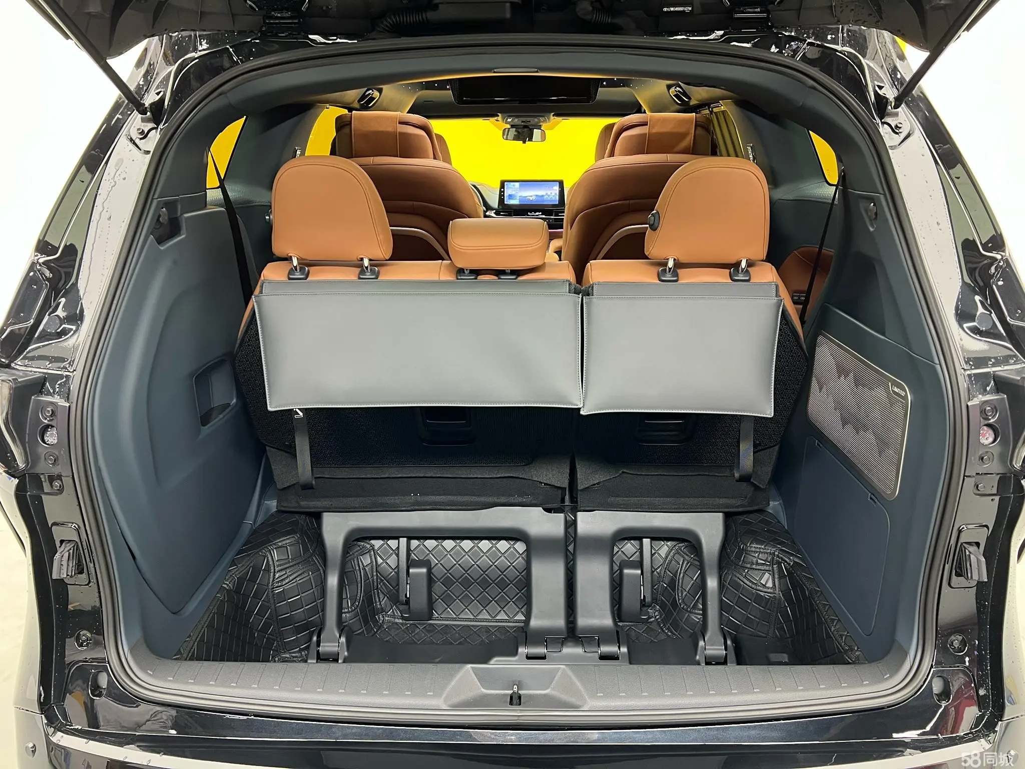 Toyota Granvia 2025 immagine di auto #28