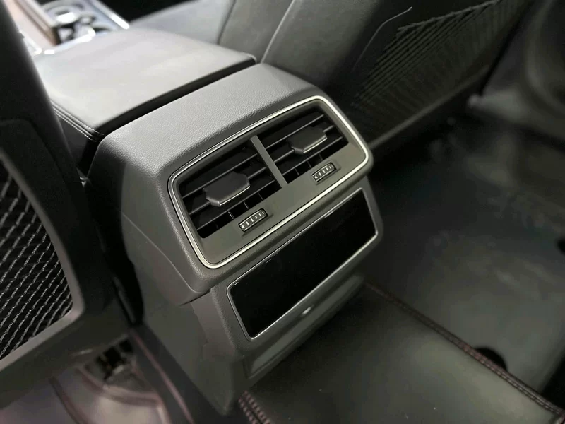 Audi A6L e-tron 2021 immagine di auto #28