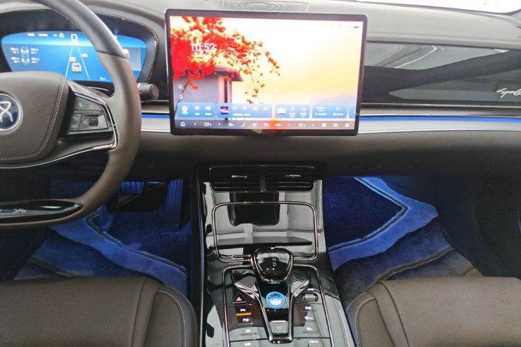 BYD Han 2024 car image #16