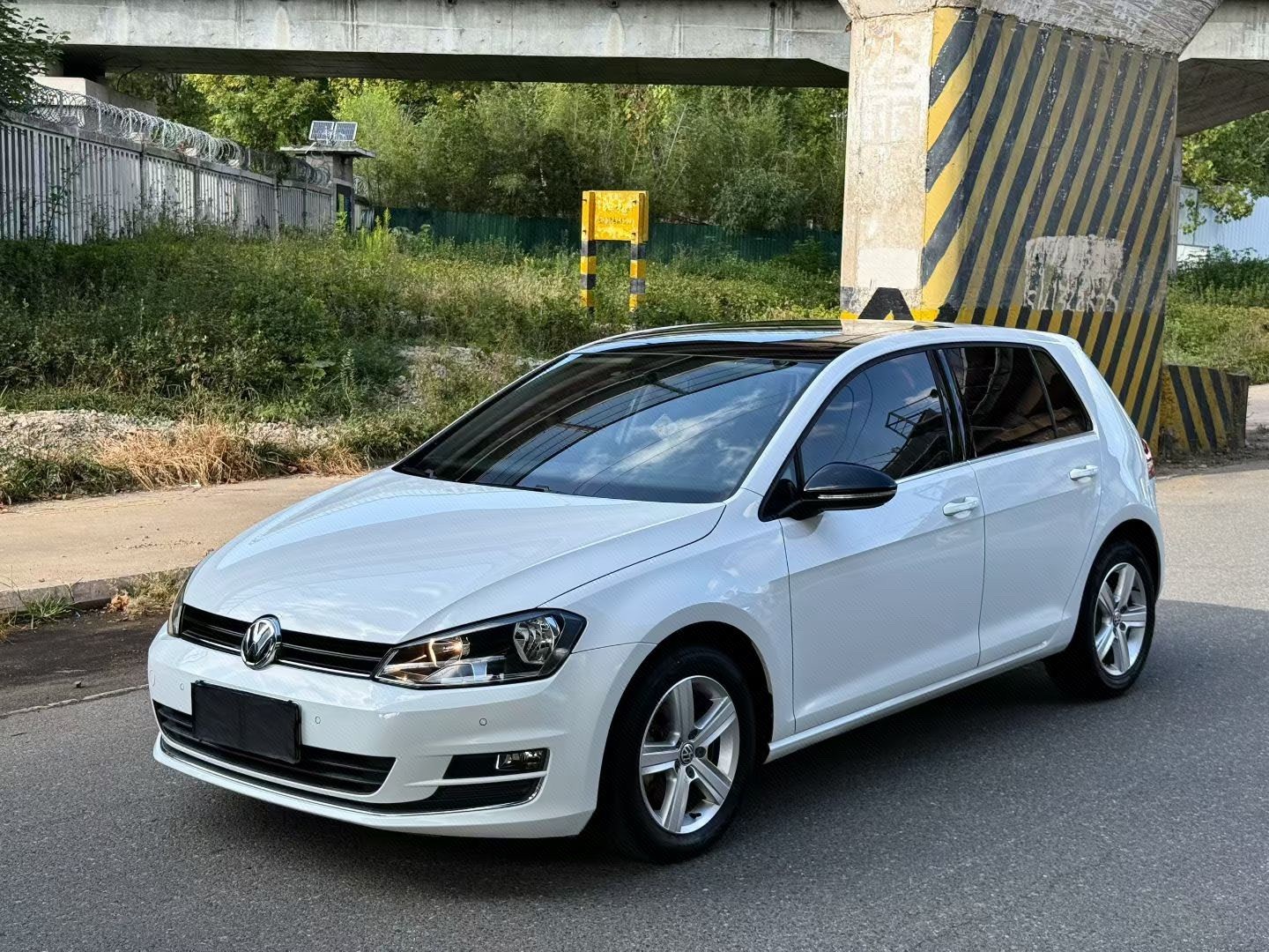 2017 2017 car image