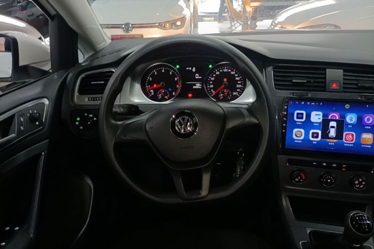 Volkswagen Golf 2015 car image #11