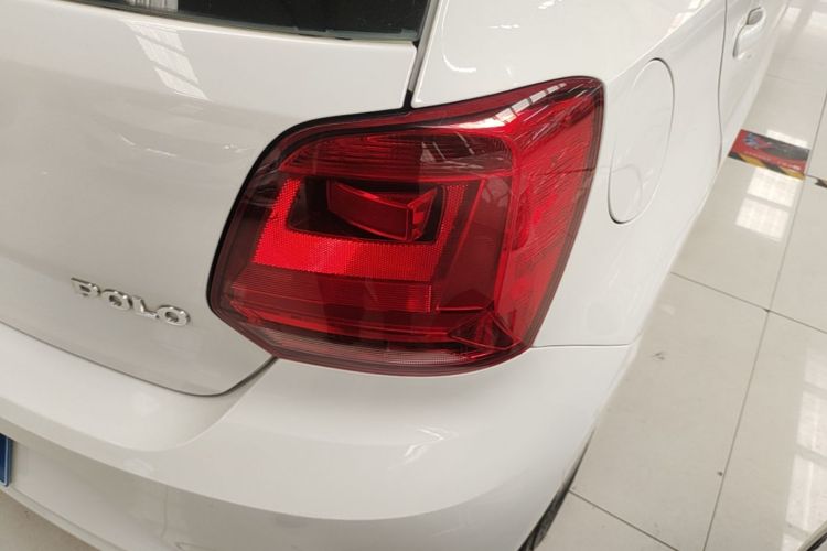 Volkswagen Polo 2017 car image #8