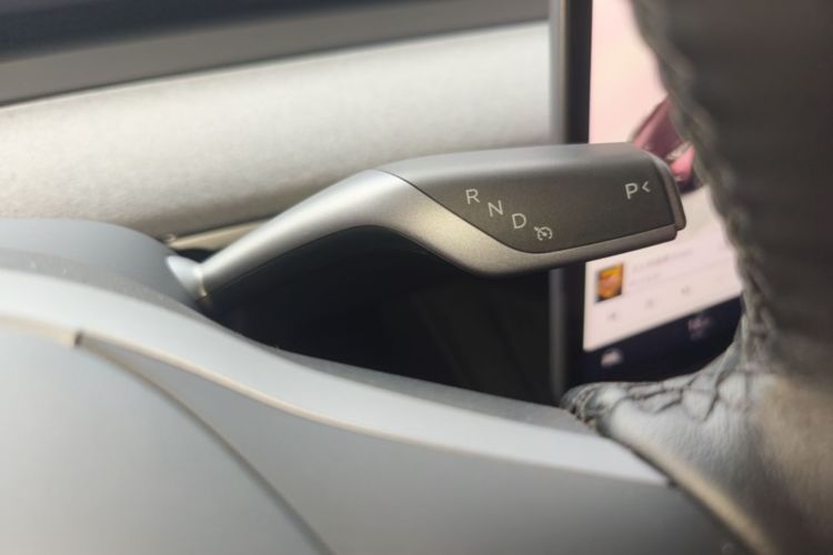 Tesla Model Y 2024 car image #14