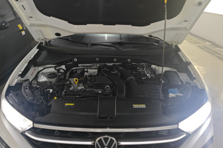 Volkswagen T-Roc 2023 car image #20