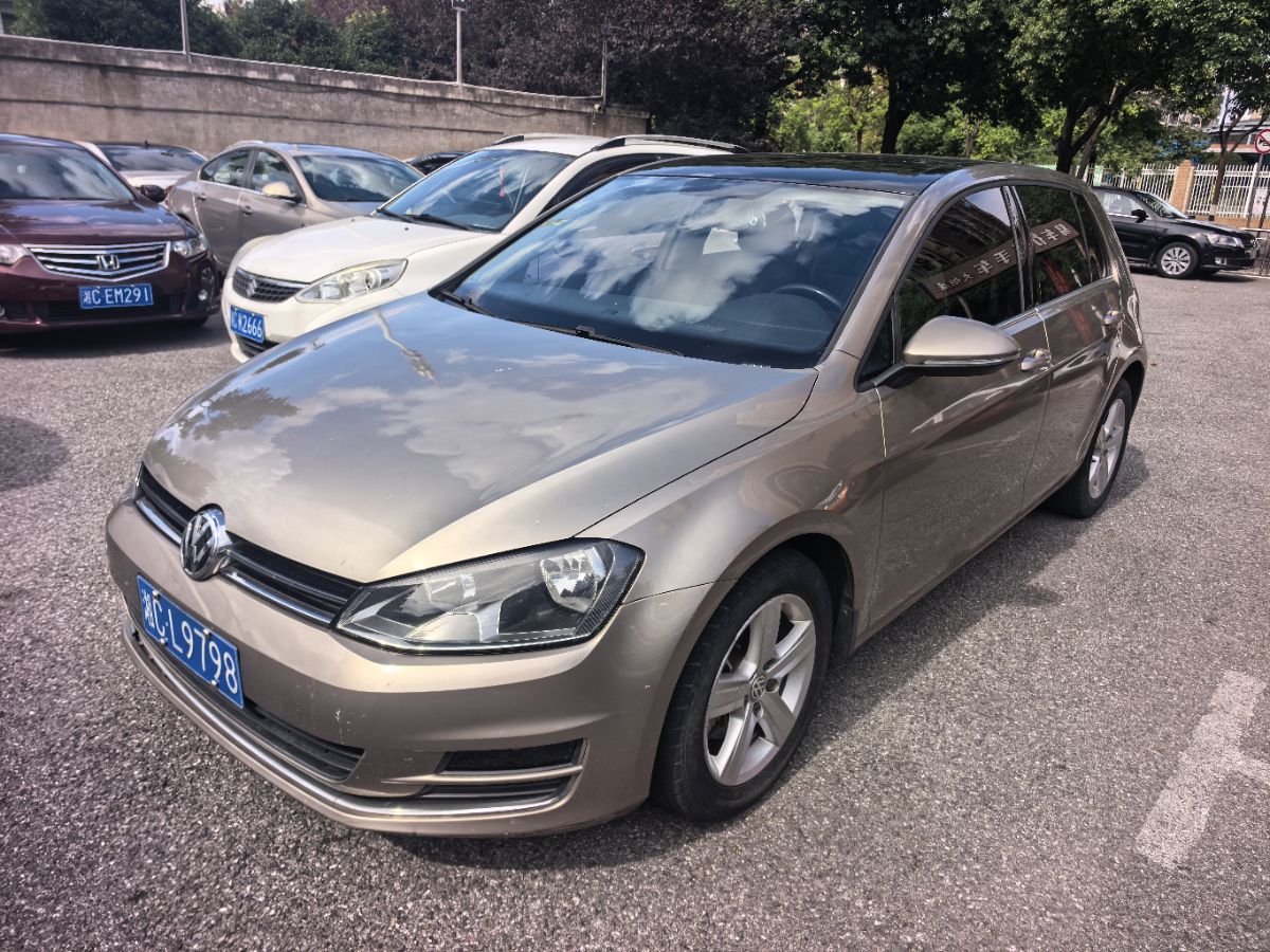 Volkswagen Golf 2015 car image #2