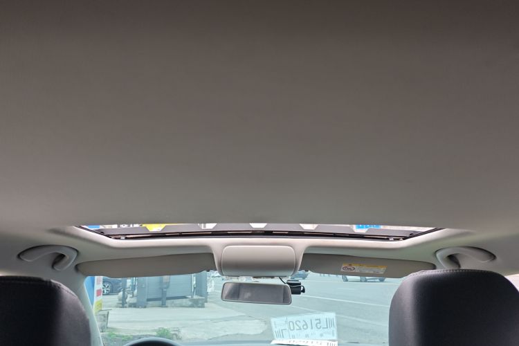 Volkswagen Polo 2018 car image #18