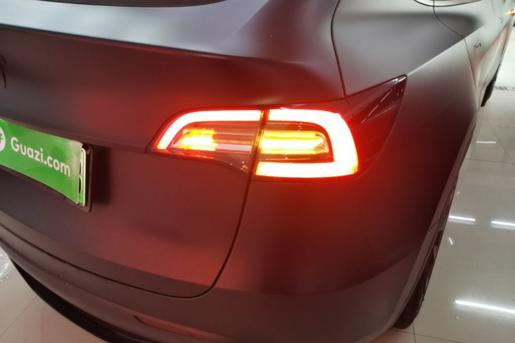 Tesla Model Y 2023 #8 Tesla Model Y 2023 car image #8