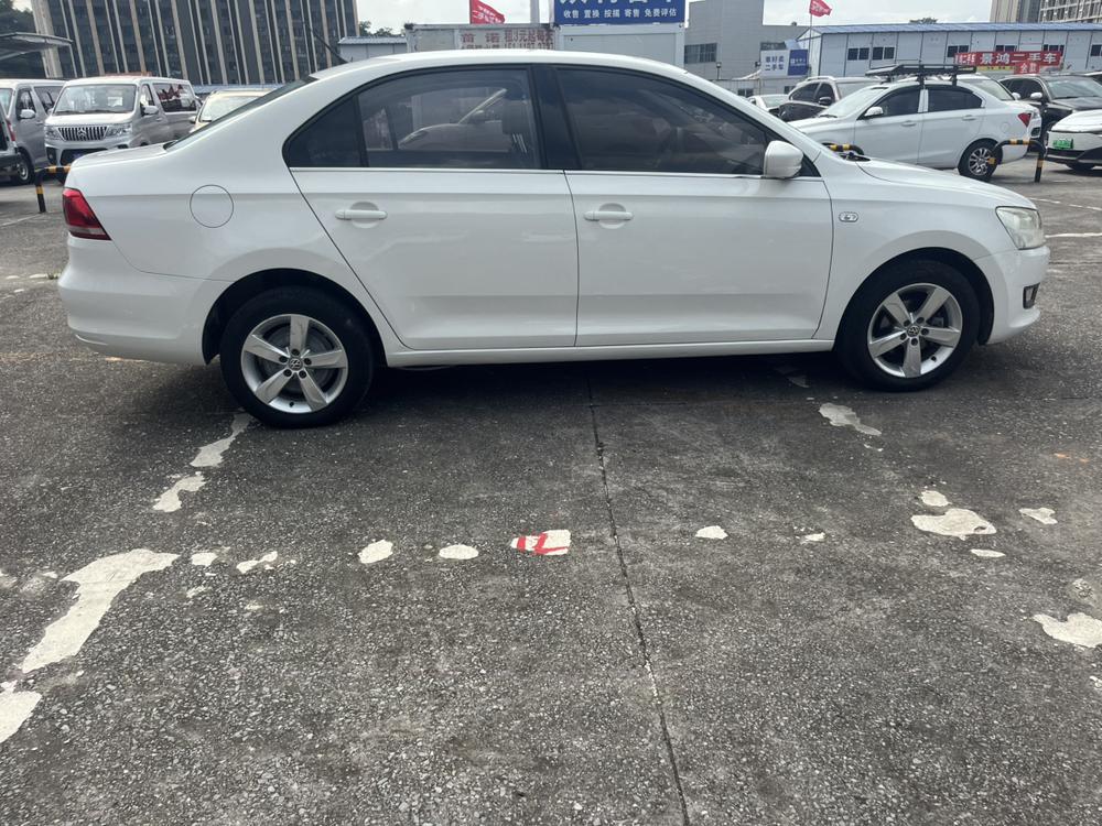 Volkswagen Santana 2016 car image #8