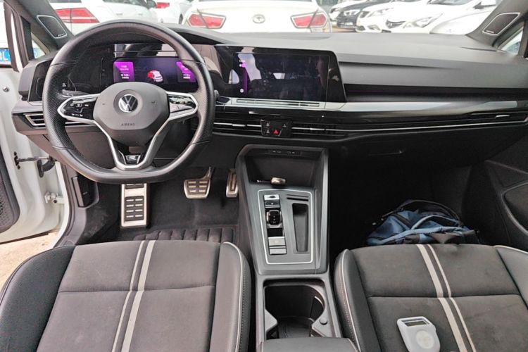 Volkswagen Golf 2021 car image #10