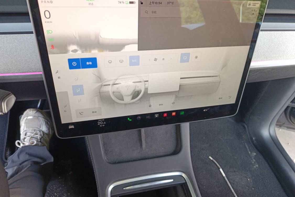 Tesla Model Y 2024 car image #28