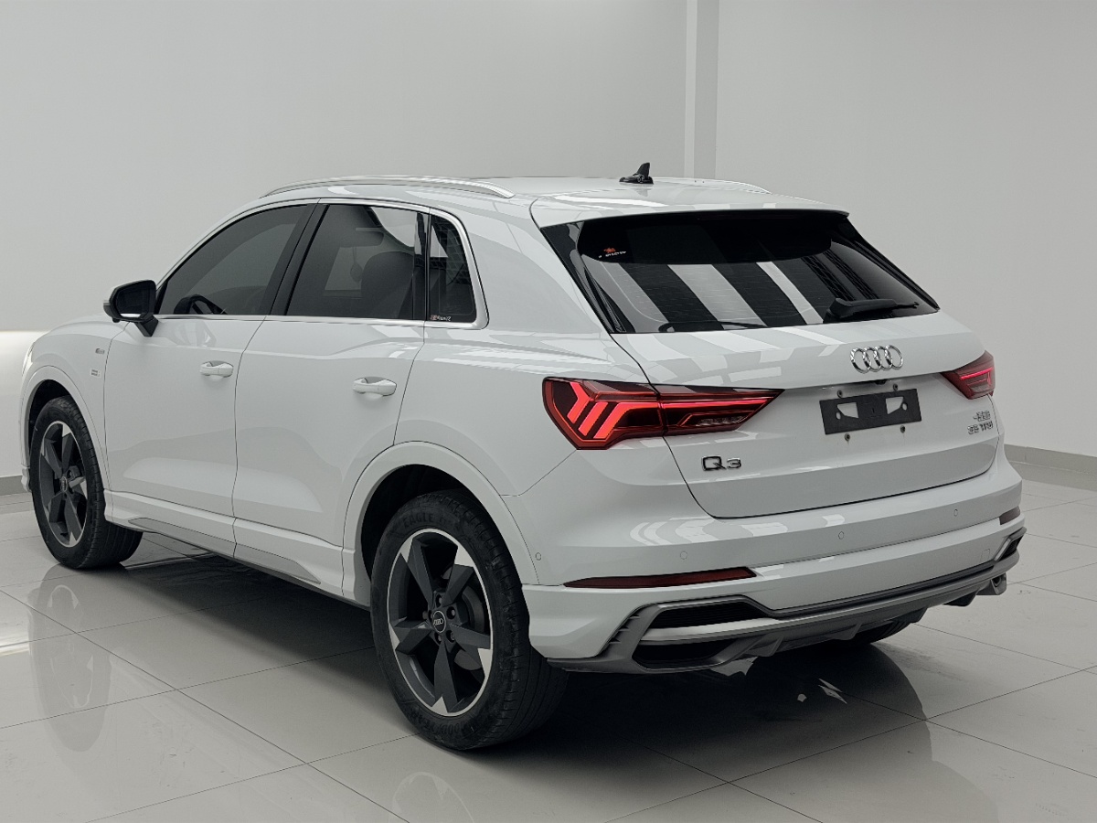 Audi Q3 2022 #12 Audi Q3 2022 car image #12