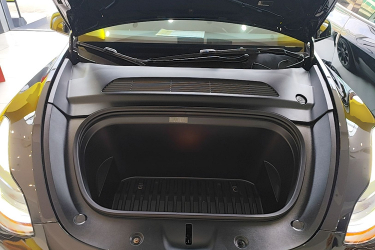 Tesla Model Y 2023 #20 Tesla Model Y 2023 car image #20