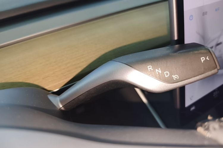 Tesla Model 3 2020 car image #14