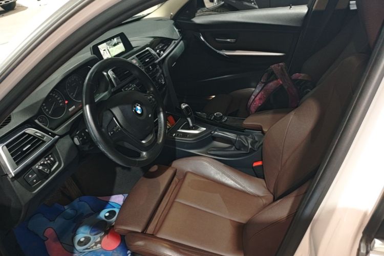 BMW 3 Series 2018 car image #15