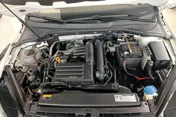 Volkswagen Golf 2020 car image #20
