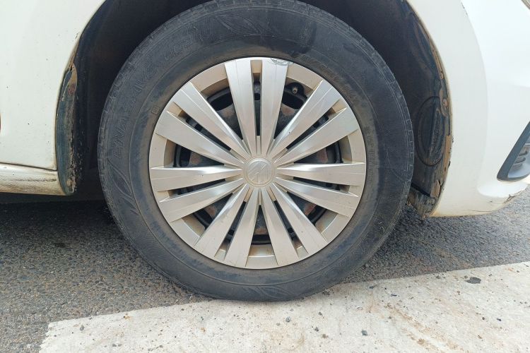 Volkswagen Santana 2017 car image #9
