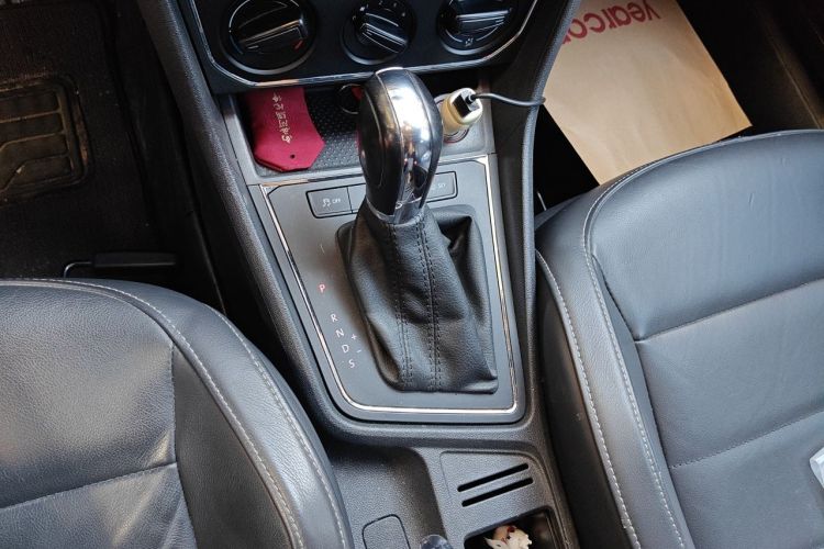 Volkswagen Lavida 2015 car image #14