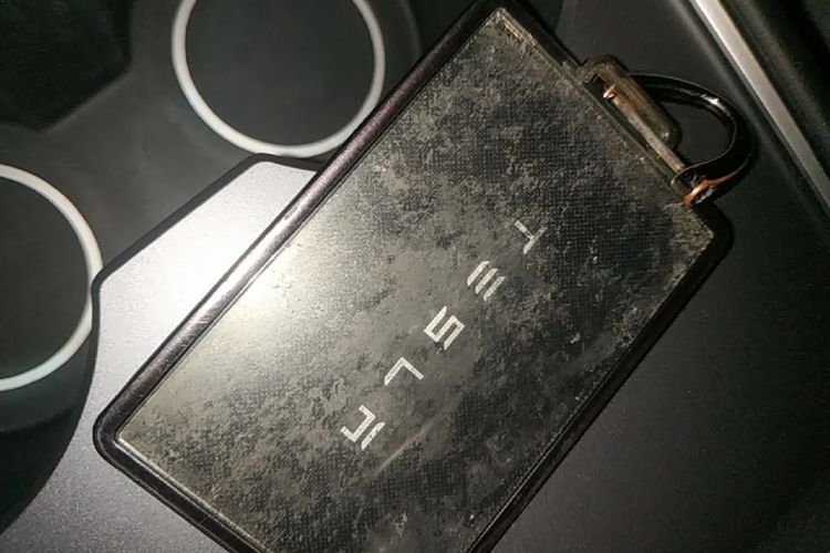 Tesla Model Y 2024 car image #9