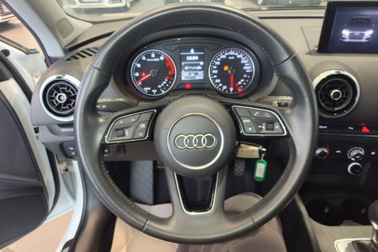Audi A3 2019 imagen de coche #11
