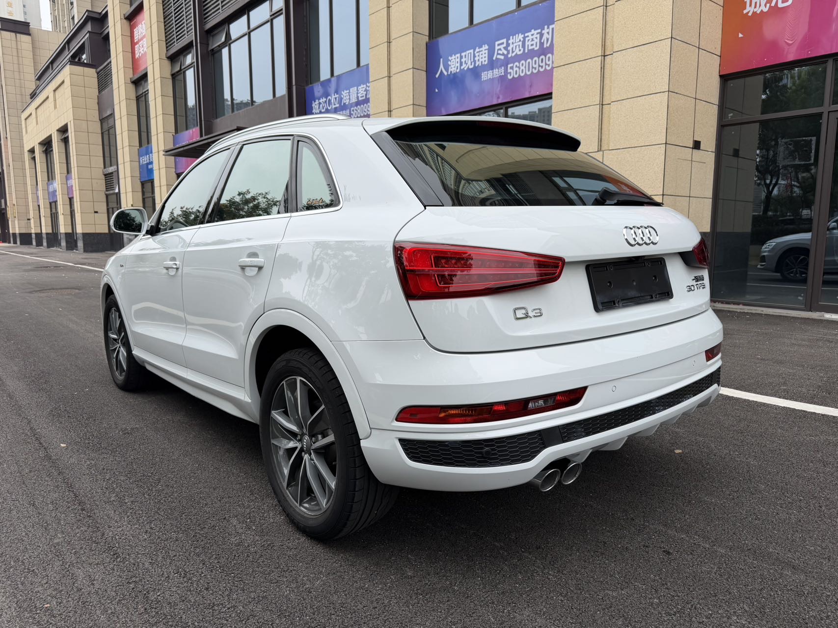 Audi Q3 2019 car image #6