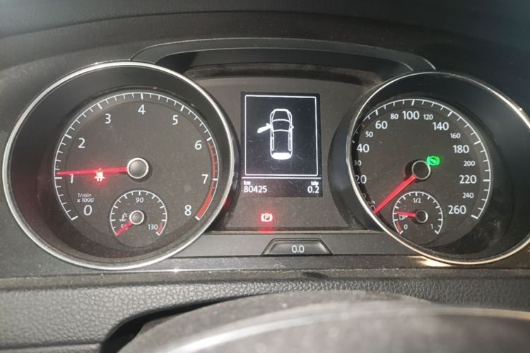 Volkswagen Golf 2019 car image #13