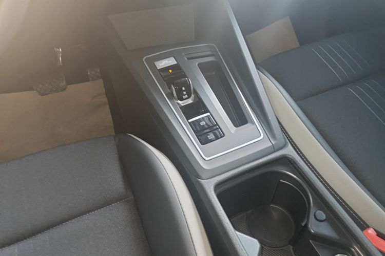 Volkswagen Golf 2022 car image #14