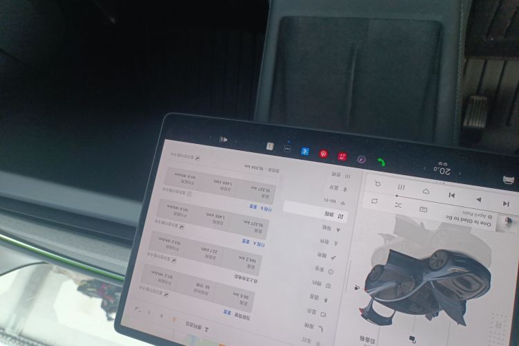 Tesla Model 3 2024 car image #10