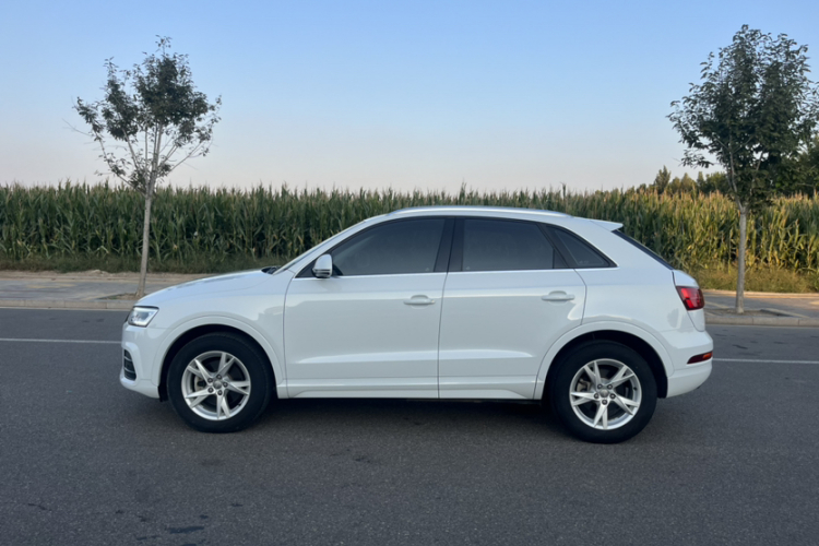 Audi Q3 2018 #8 Audi Q3 2018 car image #8