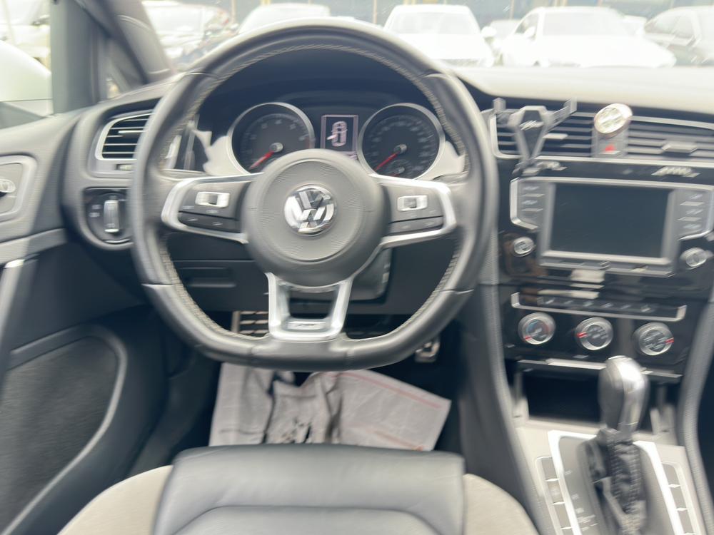 Volkswagen Golf 2017 car image #12