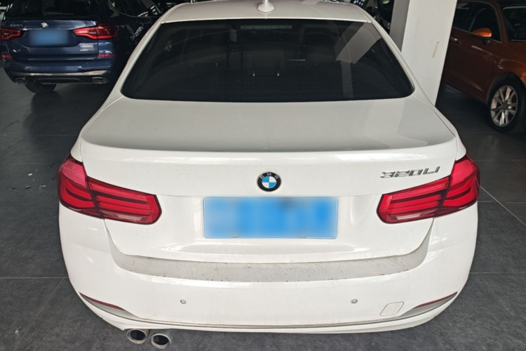 BMW 3 Series 2018 #6 BMW 3 Series 2018 car image #6