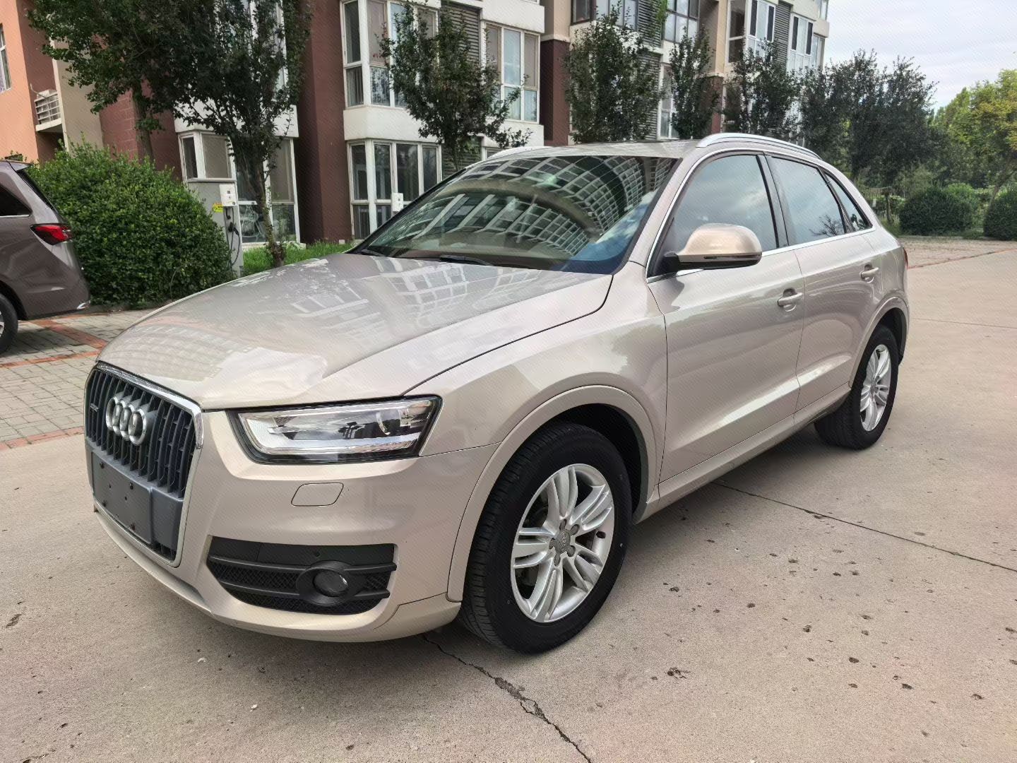 Audi Q3 2015 car image 