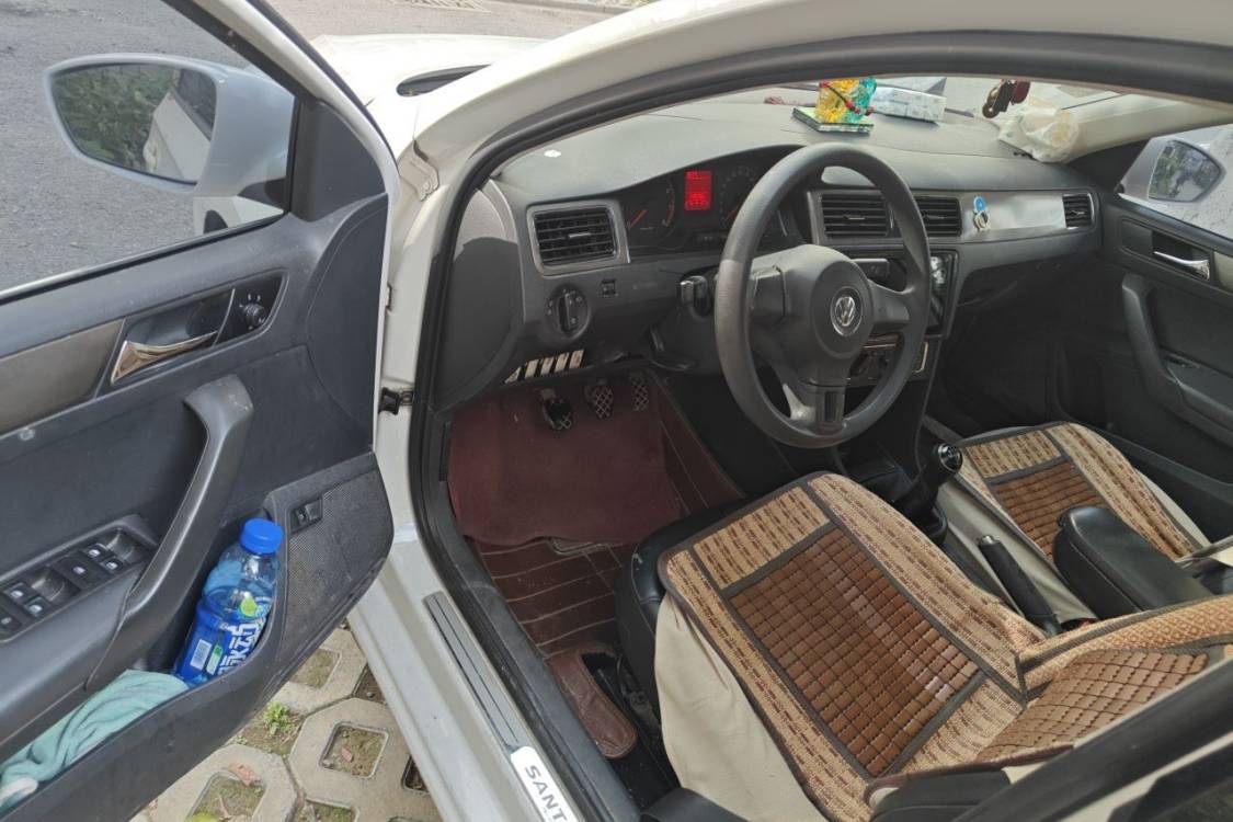 Volkswagen Santana 2015 car image #23