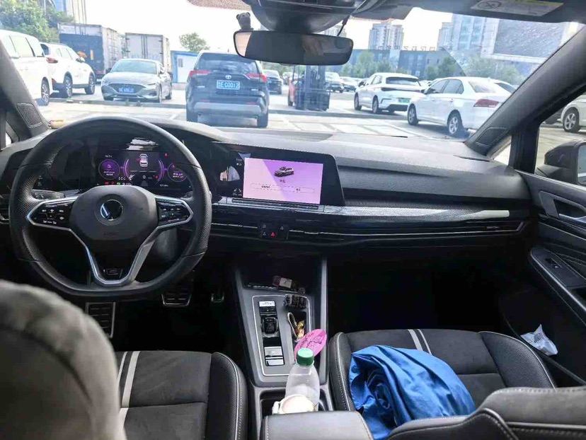 Volkswagen Golf 2021 car image #7