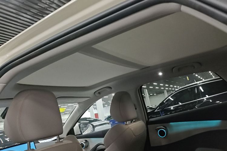 2025 car image #18